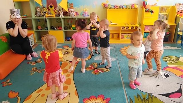 Сиреневая (младшая группа). Игра "кот и мышки" смотреть онлайн