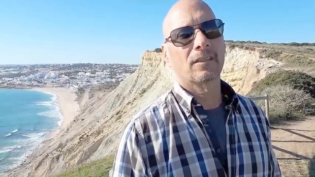 PORTUGAL - 4 Reasons To Visit Praia Da Luz