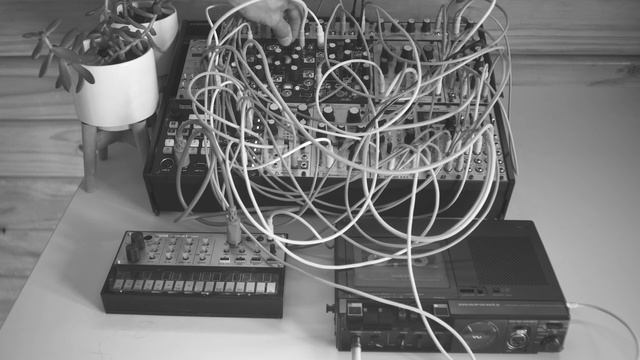 Ambient Eurorack + Korg Volca + Tape || Mirage смотреть онлайн