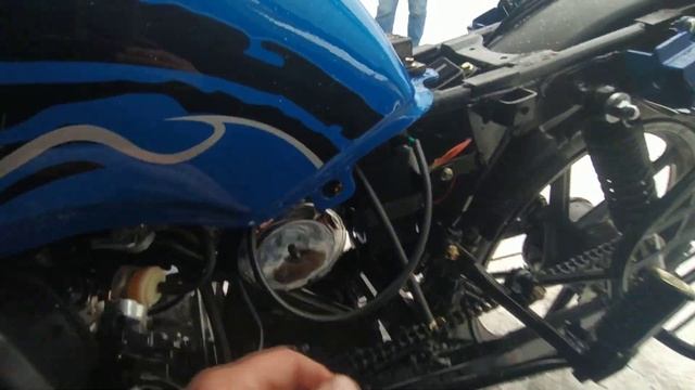 Мопед Sigma. Неизвестный шланг из бензобака. смотреть онлайн