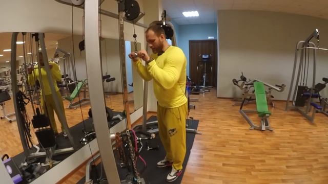Разгибание рук на блоке.Техника выполнения смотреть онлайн