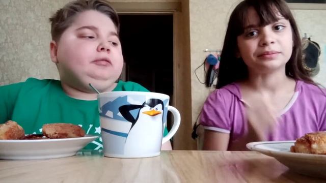 мукбанг сосиски в кляре и картошечка жареная ням ням ? смотреть онлайн