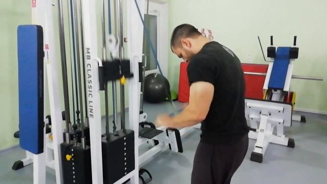 круговая тренировка в спортзале смотреть онлайн