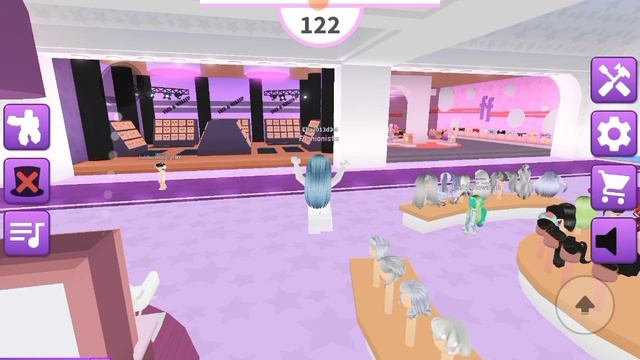 проходим игру Fashion Famous! Roblox