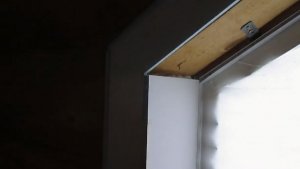 Откосы на окна в деревянном доме. Трехмерные откосы из сендвич-панелей.