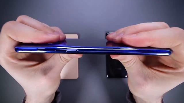 Samsung Galaxy S10 Lite Unboxing & First Impressions смотреть онлайн
