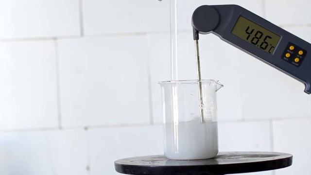 Растворение гидроксида натрия. Химический опыт смотреть онлайн