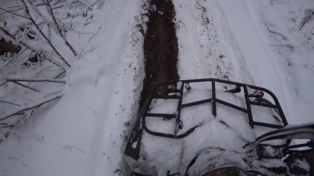 КРУТАЯ ПОКАТУШКА НА КВАДРОЦИКЛАХ ПО ПЕРВОМУ СНЕГУ! смотреть онлайн