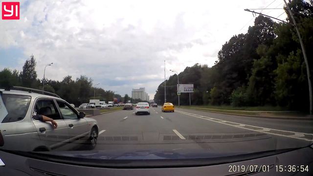 Зачем тормозить перед припятствием? Лучше подрезать справа. смотреть онлайн