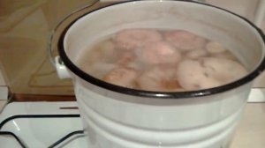 Как быстро, просто и вкусно посолить грузди горячим способом.