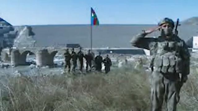 азербайджанский журналист диссидент Афган Мухтарлы. Не рой другому яму, сам в неё попадёшь смотреть онлайн