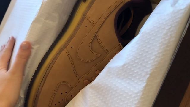 Nike Air Force 1 Low- Wheat Mocha unboxing. смотреть онлайн