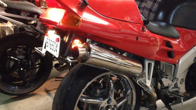 Staintune exhaust on '97 Honda VFR 750 смотреть онлайн
