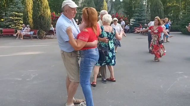 Давай попробуем вернуть!!!??Танцы в парке Горького!!!??Харьков 2021 смотреть онлайн