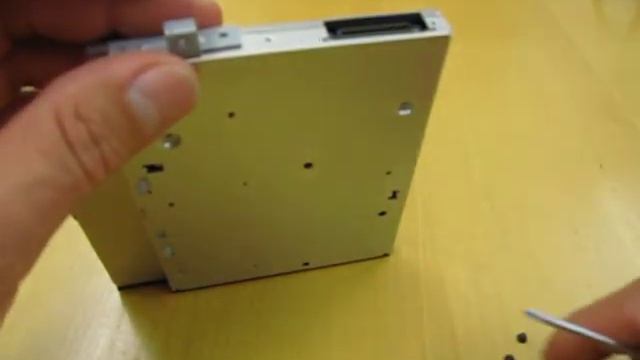 Toshiba A200 Series: ODD replacement смотреть онлайн