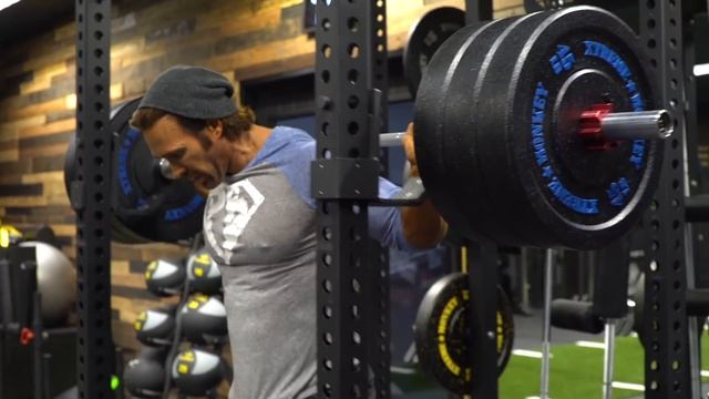 The Perfect Squat - The Titan смотреть онлайн