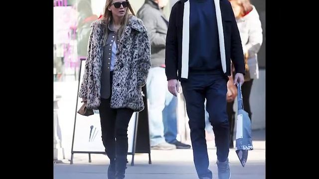 Дженнифер Лоуренс в стильном милитари жакете, мощных ботинках и шубе с принтом леопарда смотреть онлайн