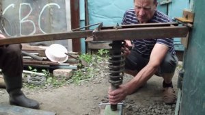 Самодельное устройство для сжатия пружин амортизаторов