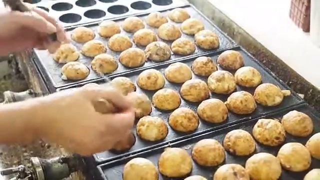 Street Food In Japan - Takoyaki Octopus Balls ||foodee Official||