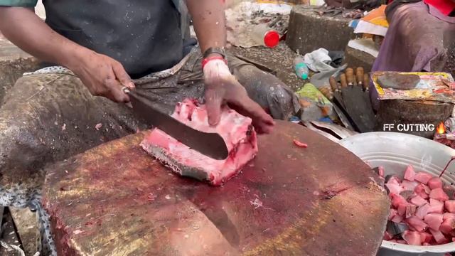 KASIMEDU 🔥 SPEED SELVAM | 30 KG GIANT TREVALLY FISH CUTTING | IN KASIMEDU | 4K VIDEO | FF CUTTING смотреть онлайн