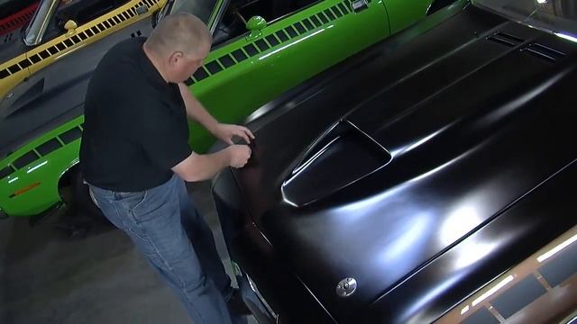 1970 Plymouth 'Cuda AAR Muscle Car Of The Week Video #6 смотреть онлайн