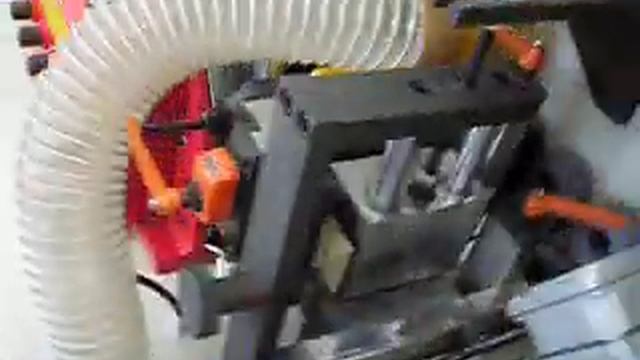Фрезерный узел на Автоматическом кромочнике MFBZX-3 смотреть онлайн