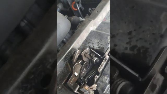 Как открыть капот, если порвался тросик volkswagen bora 2000 года смотреть онлайн