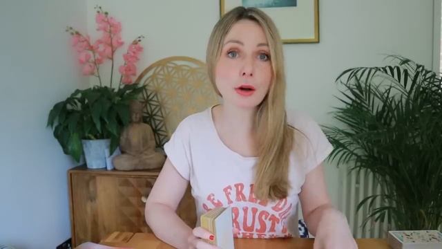 THEIR CRUMBS WON’T SATISFY YOU! They’re making their decision / Tarot Love messages смотреть онлайн