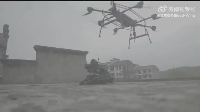 Беспилотник, с роботом-собакой и пулеметом смотреть онлайн