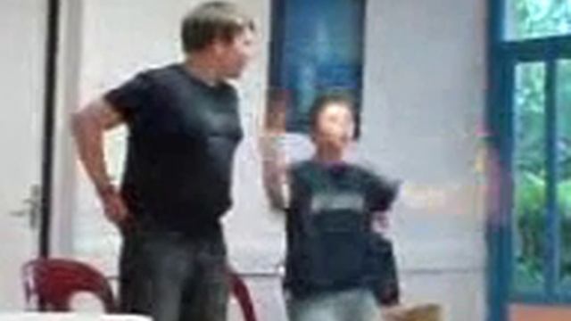 Tom Dan nd Sam crispy salad ballad.3gp смотреть онлайн