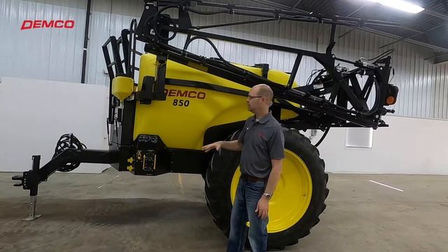 Demco 850 Field Sprayers смотреть онлайн