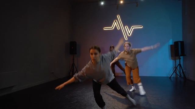 CONTEMPORARY 14+ | ЛУИЗА МАНУКЯН | MYVIBESTUDIO смотреть онлайн