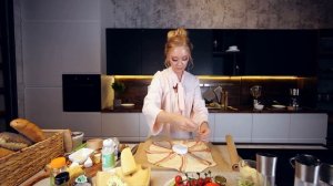 Камамбер с беконом в слоеном тесте - простой рецепт закуски