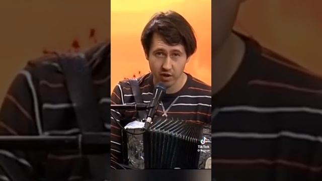 СЛУШАЙТЕ ХОРОШИЙ СТИХ ОТ ХОРОШЕГО ЧЕЛОВЕКА. ВСЕМ МИРА И ТЕПЛА смотреть онлайн