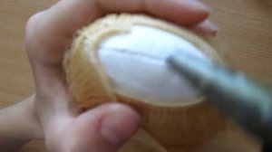 Как приклеить волосы кукле?/клеим трессы\\ How to stick a doll's hair?