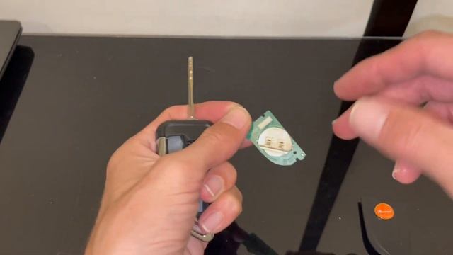 HOW TO CHANGE A BATTERY ON XHORSE KNIFE STYLE FLIP KEY XEKF20EN смотреть онлайн