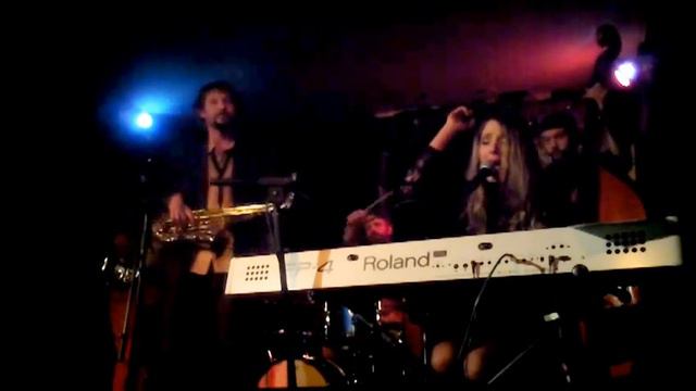 SAMARA Live - So Out Of Reach смотреть онлайн