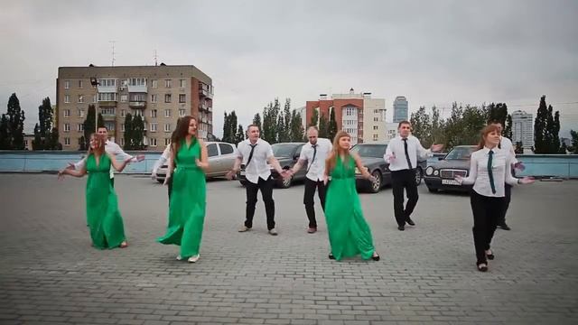 Ребята зажигают! Самый крутой корпоративный танец флешмоб online video cutter com смотреть онлайн