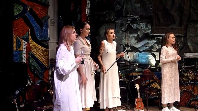 Арт-проект Инны Желанной "Вилы". Москва, кафе Март, 18.11.2022. part 1 смотреть онлайн