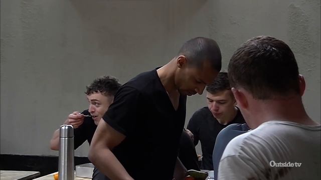 Pushing the Weakest to the Edge | SAS: Who Dares Wins | Outside Watch смотреть онлайн