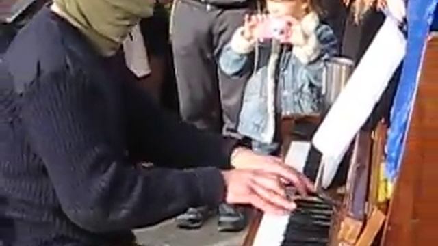 Мой город Н: пианист-экстремист в Николаеве смотреть онлайн