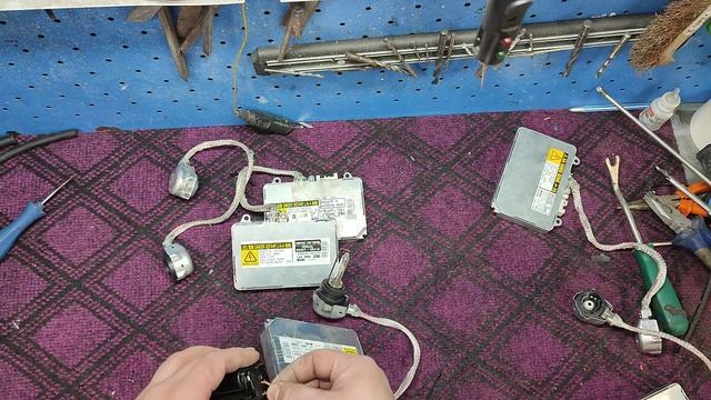 блок розжига ксенона denso D2s смотреть онлайн