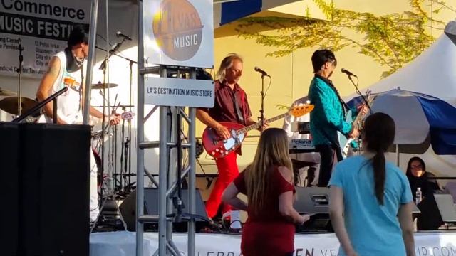 Heartbeat City - Heartbeat City (The Cars cover) смотреть онлайн