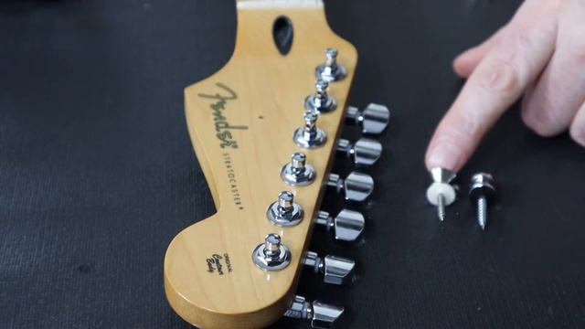 Fender Player Series Stratocaster Upgrade (Locking Tuners and output jack) смотреть онлайн