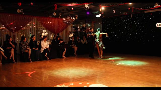 Dansinn Heavenly Christmas Party 2019 - Stefano Grassi & Korina Travis Samba Show смотреть онлайн