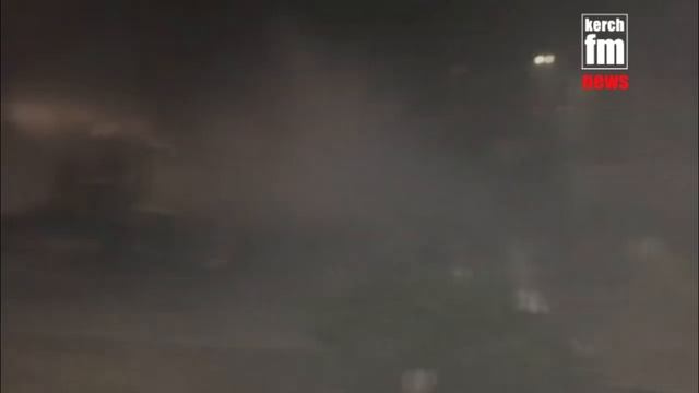 Пожар на Ворошилова в Керчи смотреть онлайн