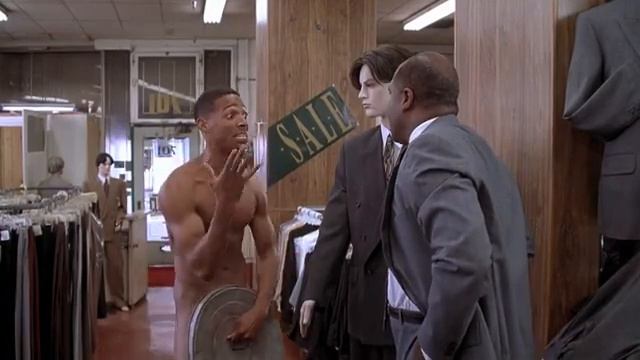 Ролик фильма где отбирают костюм(Без чувств 1998 комедия) смотреть онлайн