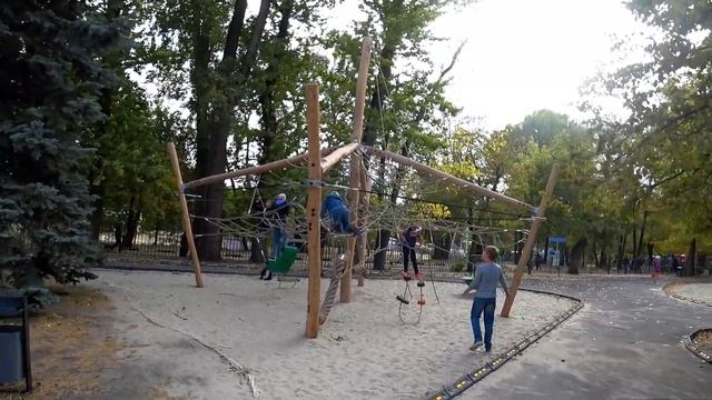 Машенька с Арсением в Детском Городке// Белгород// Парк Ленина// 03.10.2020 смотреть онлайн