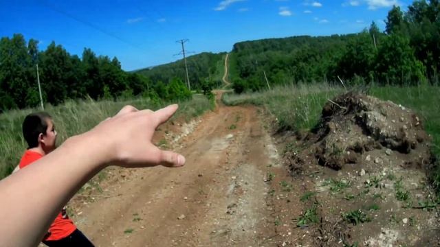 НАПАЛИ в лесу во время ПОКАТУШЕК на питбайках смотреть онлайн