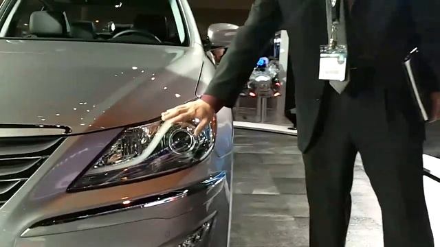 2012 Hyundai Genesis 5.0 R-Spec | 2011 Chicago Auto Show смотреть онлайн